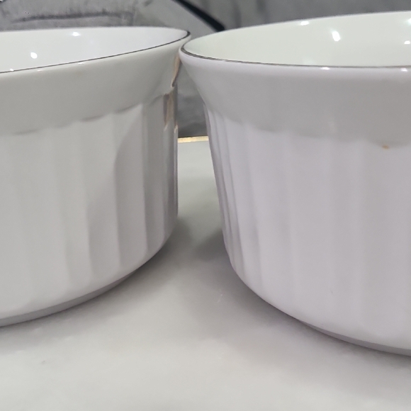 Elegant White Ceramic Baking Bowls - Picture 7 of 9
